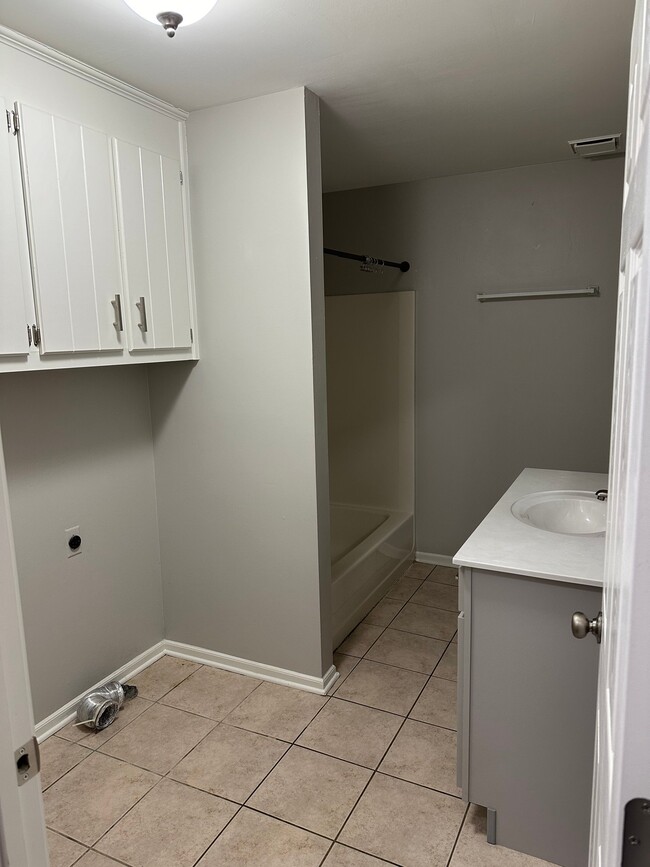 Photo - 604 Tryon St