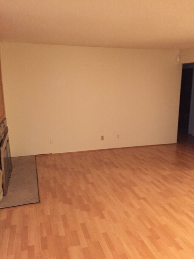 Photo - "Charming 1-Bedroom Condo with Cozy Fireplace in Aurora's Apple Tree East Community!" Unit Apple Tree East Comm