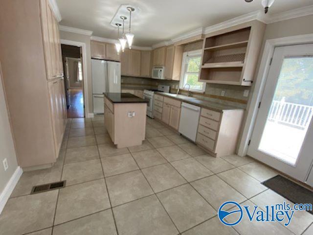 Photo - 400 NW Forrest Pk Ct