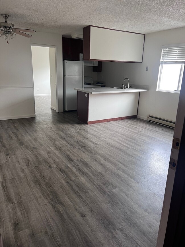 Building Photo - Sandpiper Apartments