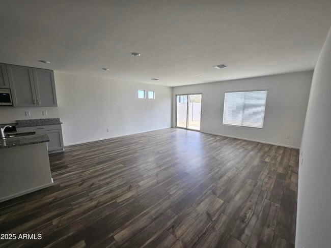 Photo - 1185 N 13th St