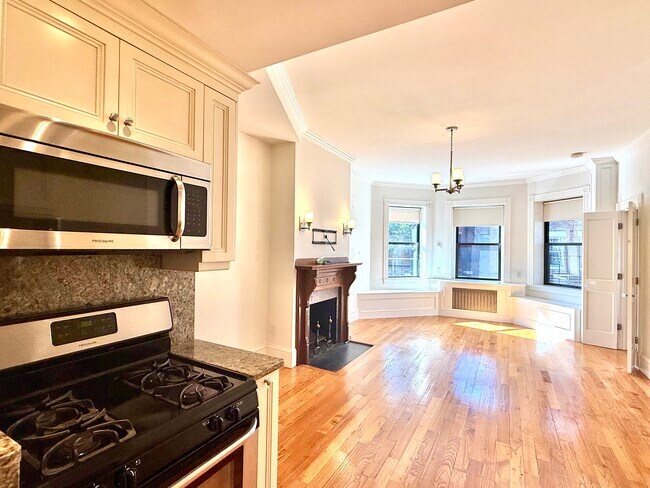 Photo - 247 Newbury St Unit 2R