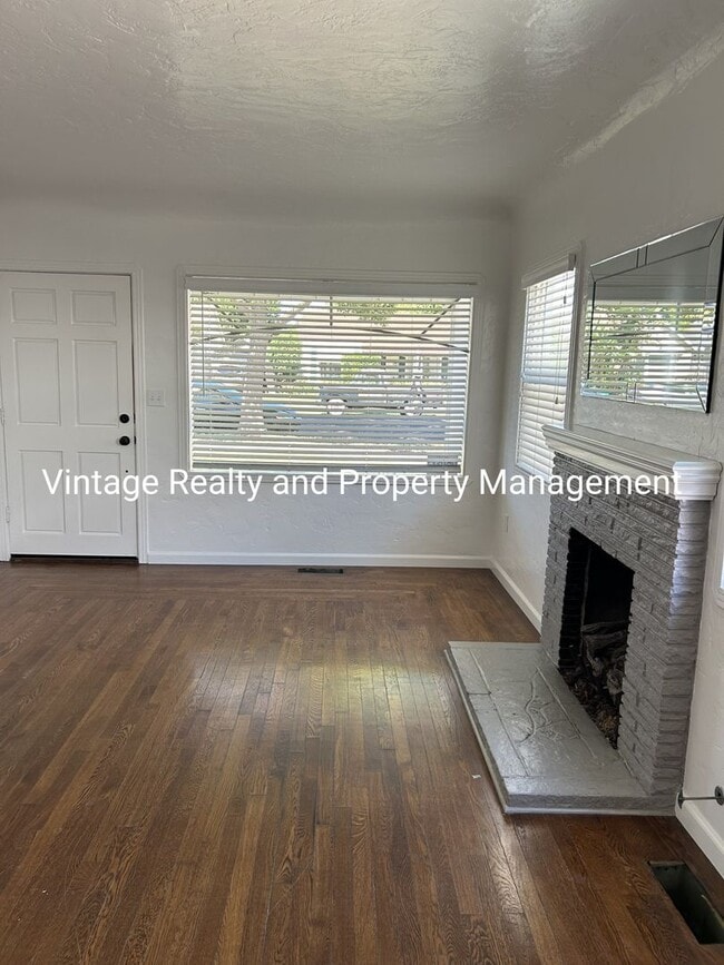 Photo - Updated 2 Bedroom Classic Home That's Ready To Go!!!