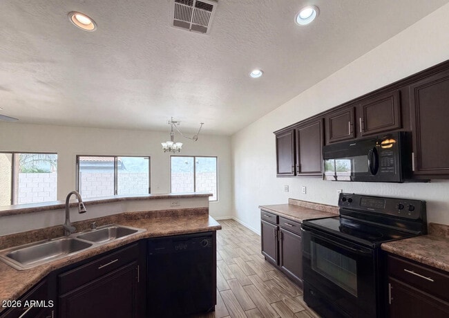 Photo - 606 W Beautiful Ln