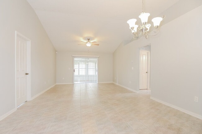 Photo - 1430 Maximilian Dr