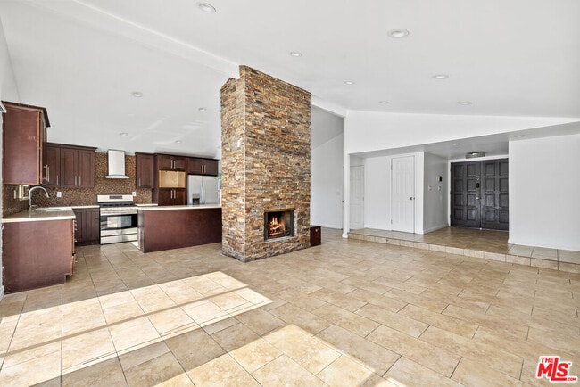 Photo - 6355 Geyser Ave