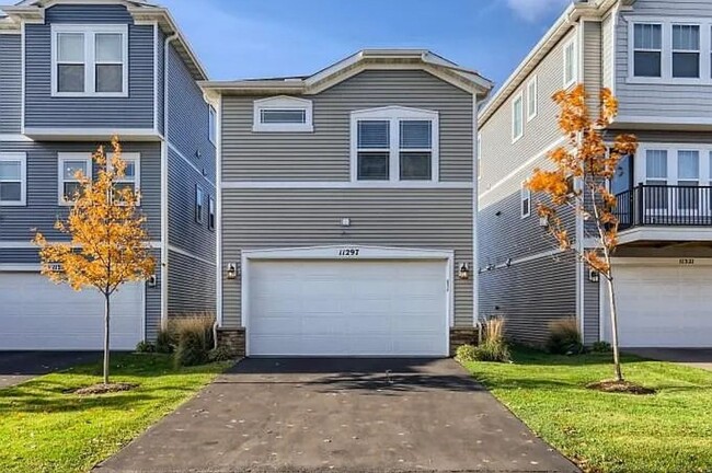 Building Photo - Beautiful Updated Townhouse- Maple Grove