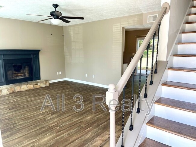 Photo - 122 Jackson Dr