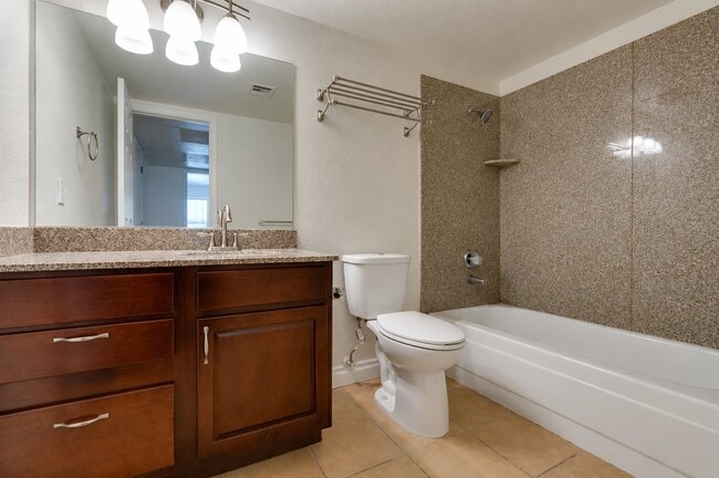Photo - Beautiful 2-Bed, 2-Bath 2nd-Floor Condo Near The Lakes!
