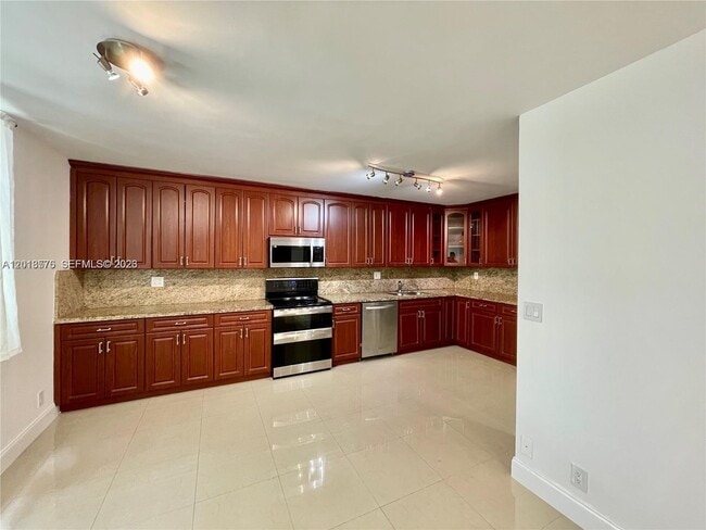 Photo - 20441 NE 30th Ave Unit 122-9