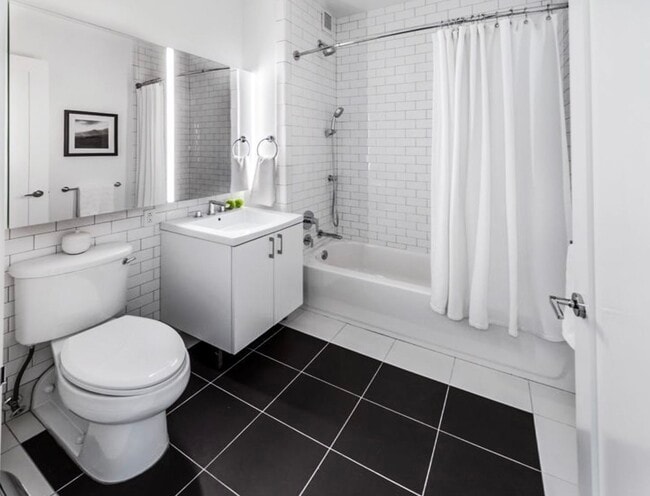 Photo - 70 Pine Apartments