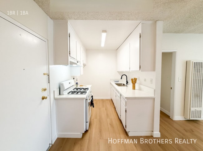 Photo - 5461 Kester Ave Unit 212
