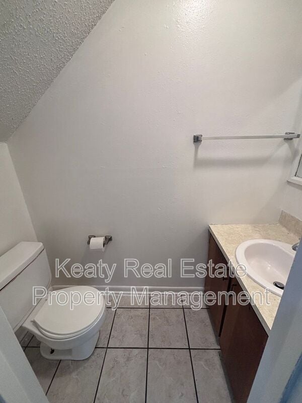 Photo - 125 Country Ln