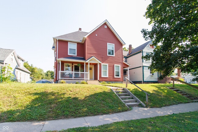 Photo - 1546 E 10th St