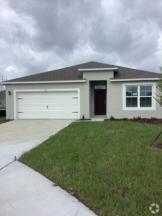 Building Photo - Four bedroom two bath in Eagle Lake Rental