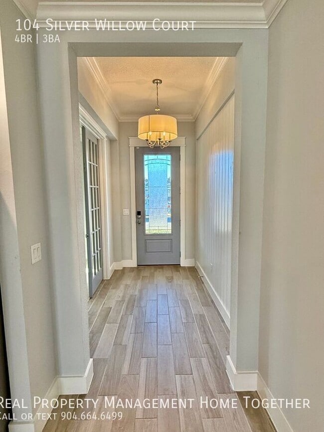 Photo - 104 Silver Willow Ct