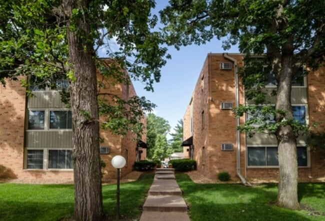 Robinwood Apartments