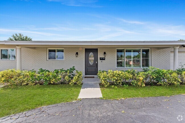 Building Photo - 7400 NW 15th St Rental