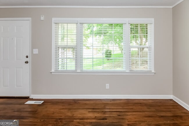 Photo - 8198 Spillers Dr SW