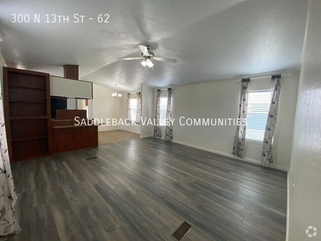 Building Photo - 300 N 13th St Rental