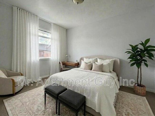 Photo - 168 Moore Ave S Unit Main Level