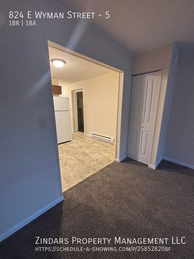 Photo - 824 E Wyman Ave Unidad 5