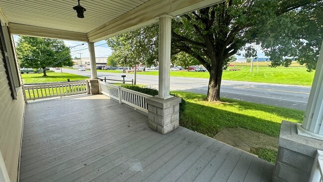 1864 W Main St