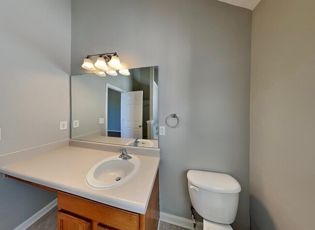 Photo - 2621 Fairstone Ave