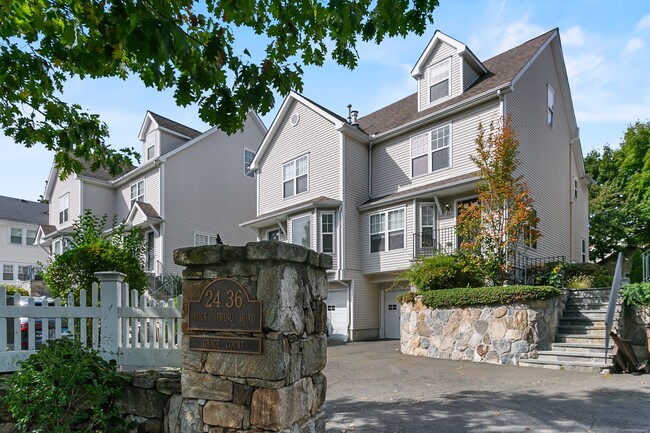 Photo - 28 Rock Spring Rd Unidad B2