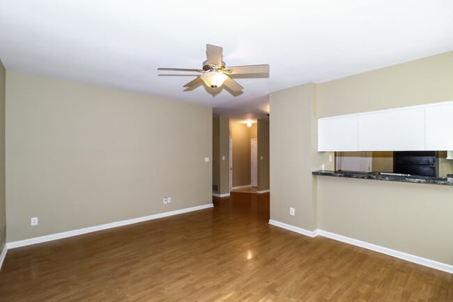 Photo - 8170 Timber Knoll Ln
