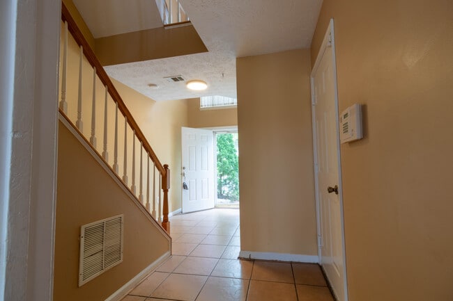 Building Photo - 12344 Sweetbriar Pl Rental