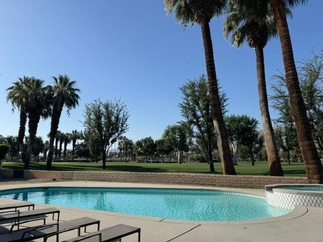 Photo - 71279 Country Club Dr