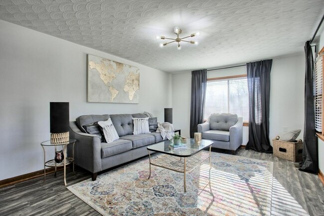 Photo - 340 S Benton St