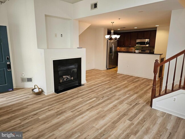Photo - 922 Pine Forest Ln