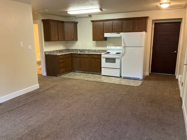 Photo - 215 E 100 N Apartments