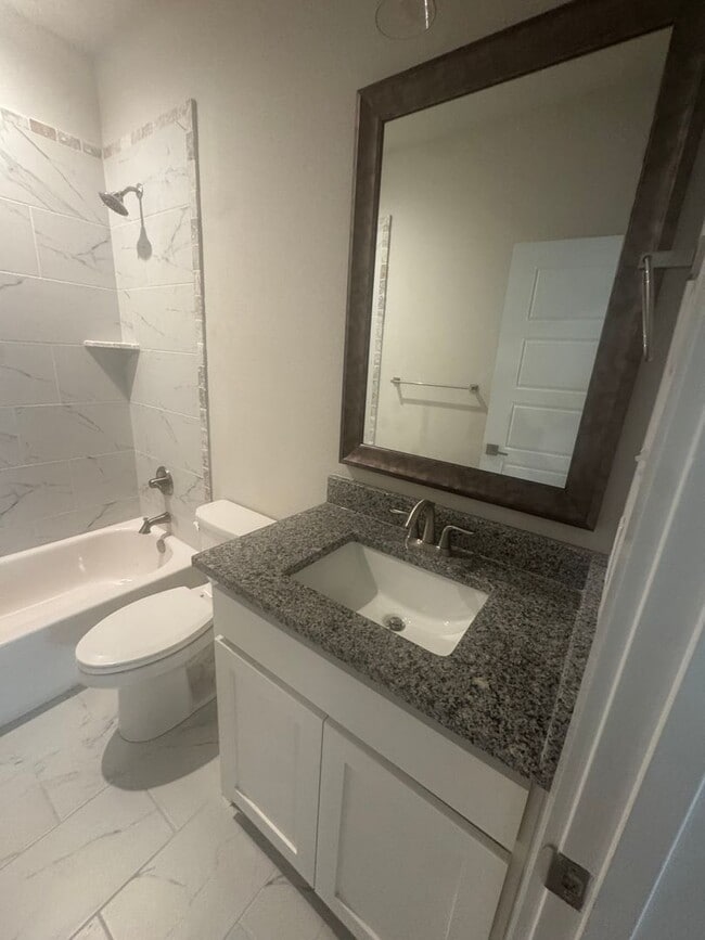 Photo - 3/2/2 Home for the Holidays - Move in Specials call to inquire