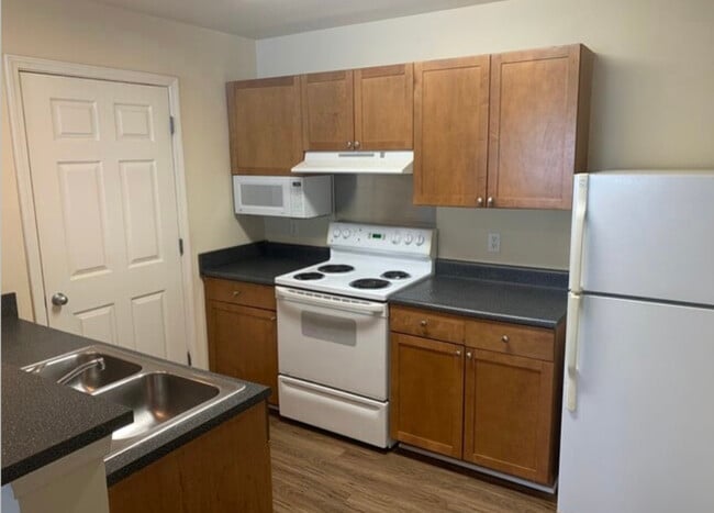 Building Photo - 140 Yellowstone Dr Unit 303