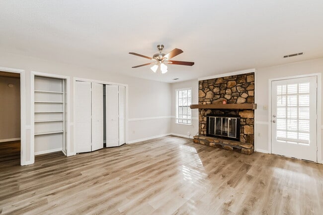 Photo - 7965 Meadow Trail Dr