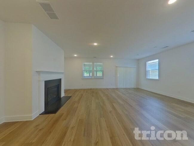 Photo - 76 Mayhaw Pt