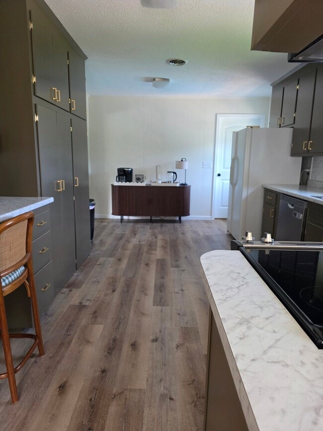 Photo - 119 Woodcrest Ln