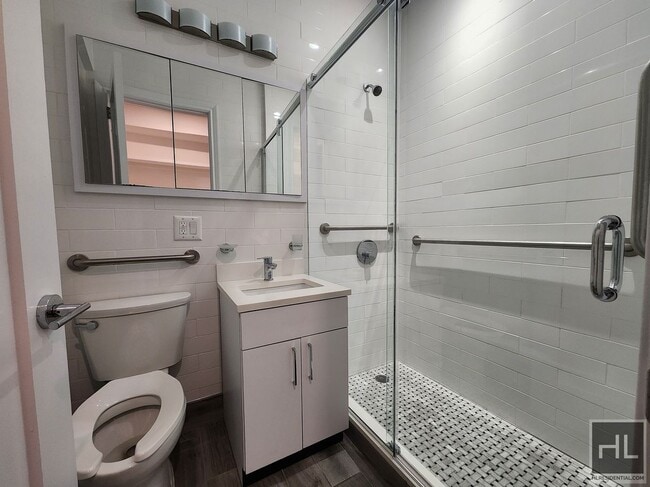 Photo - EAST 57 STREET Unidad PHA