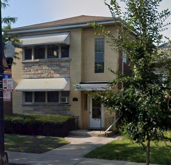 Building Photo - 5452 W Addison St Unit Second Floor