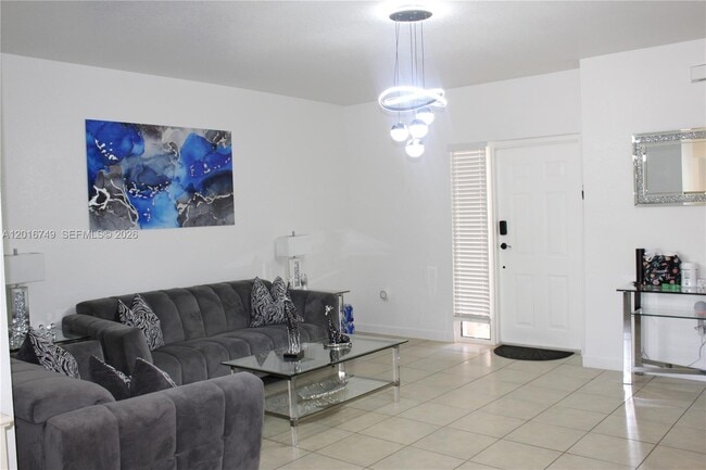 Photo - 2741 NE 4th St Unidad 103