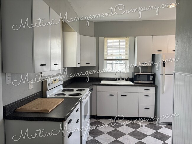 Photo - 2201 S Grand Ave