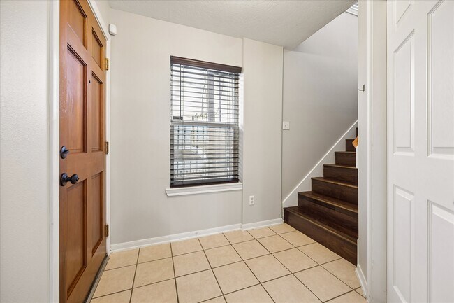 Photo - 1510 Robin St