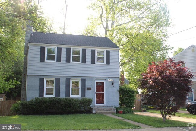 Building Photo - 1019 N Madison St Rental