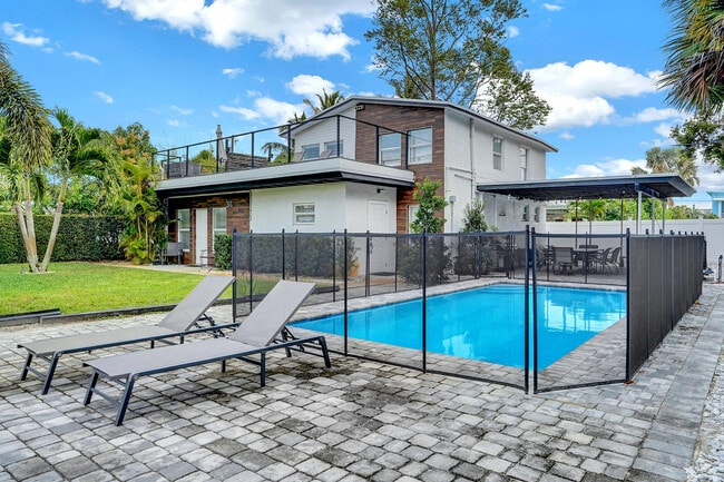 Photo - 311 SE 3rd Ave