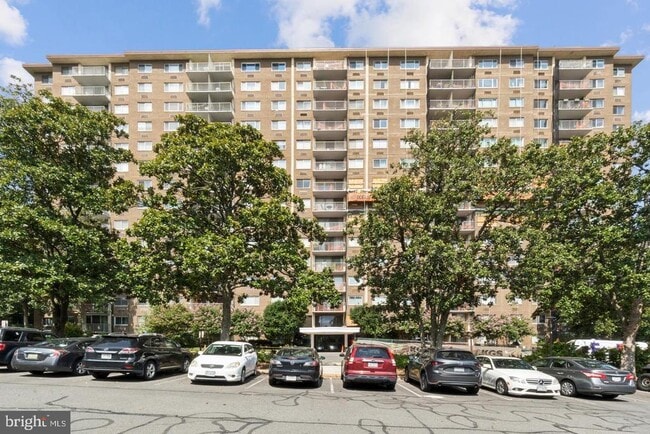 Building Photo - 2059 Huntington Ave Unit 111