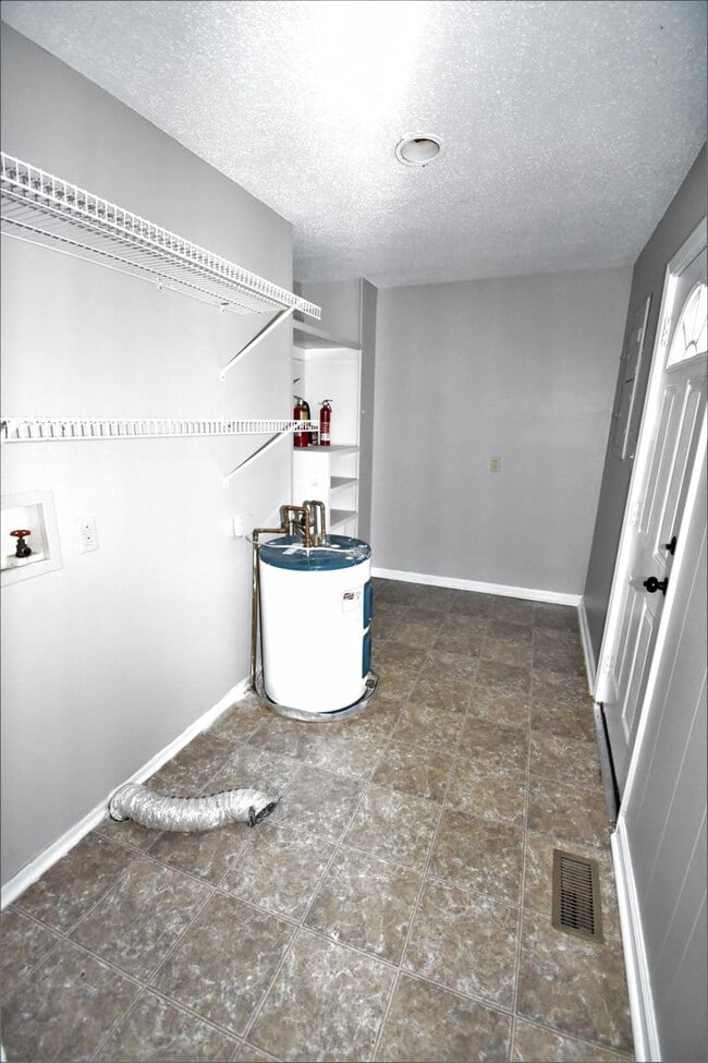 Photo - 3 Bedroom Dog Friendly Home For Rent!