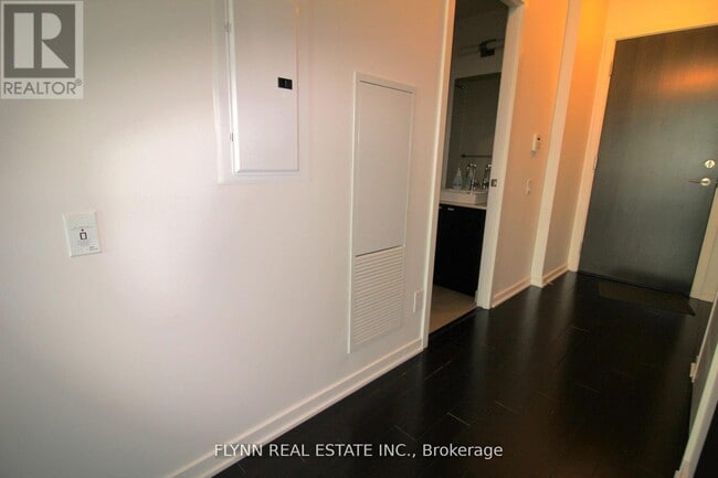Photo - 105 The Queensway Unit 2313